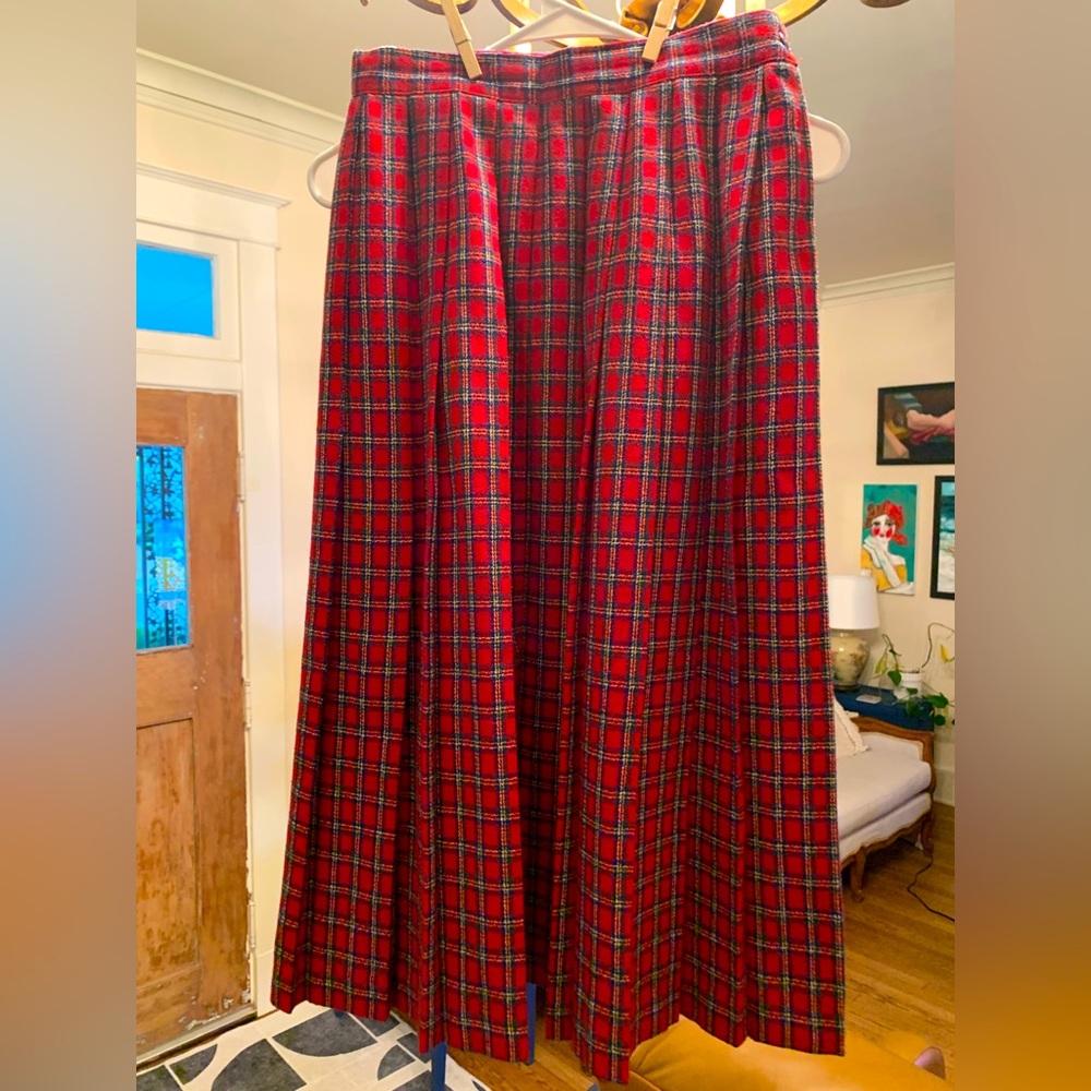 Vintage Suburban Petites plaid pleated skirt